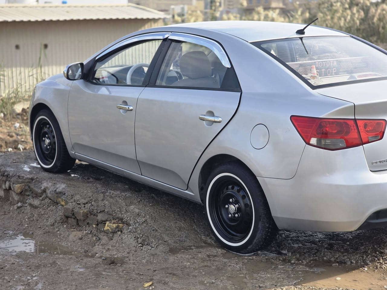 سلام عليكم سيراتو للبيع بيه اربع قطع صبغ حزام بدون ضرر داخل سياره مديل 13 بسمي تبريد كير محرك اخويه لتسني دكلي شبيه ما بيه ذكرلك كل تفاصيل سعر 95 مكاني كوت /***********
