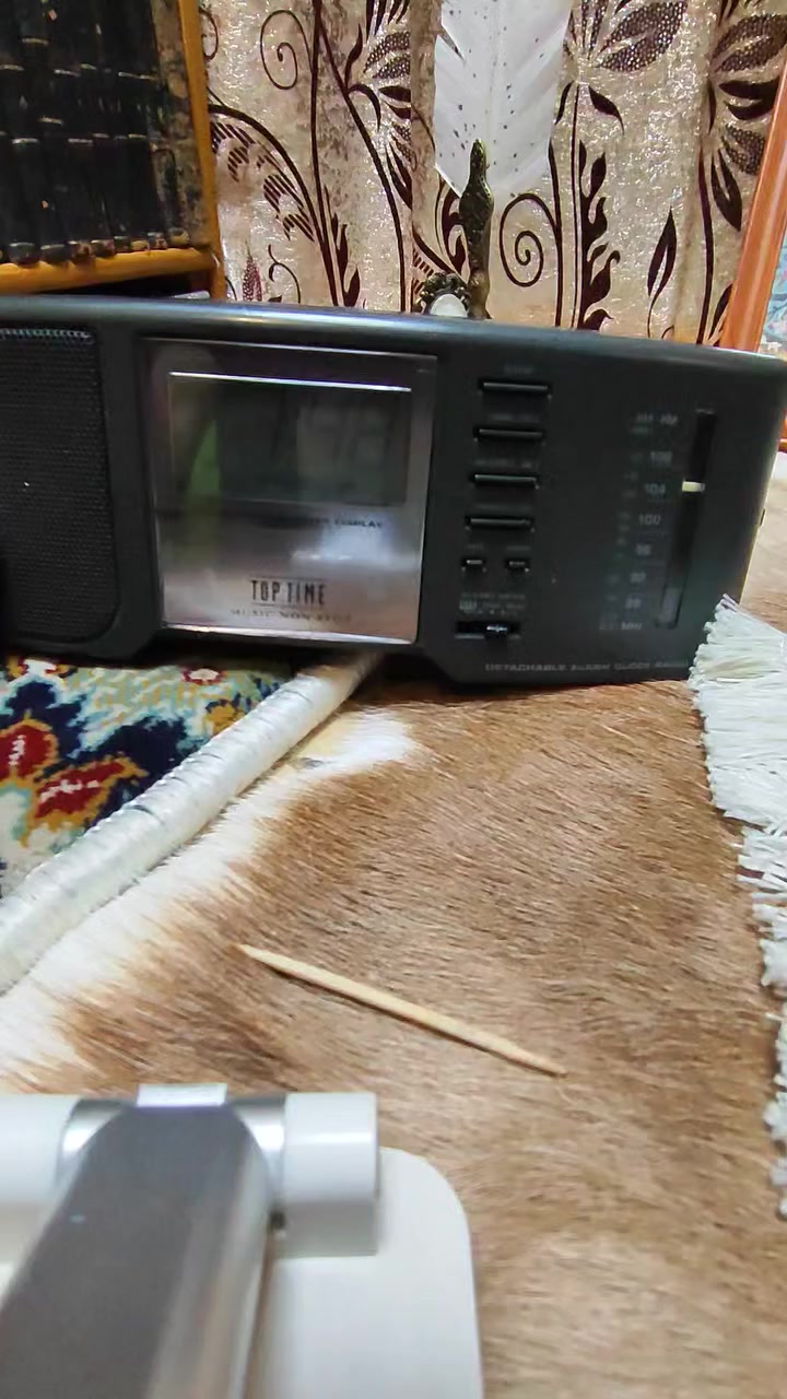 راديو باله فرنسي موجتين
سعره 25 يشتغل بس بأتري قلم 3 
توصيل جميع المحافظات


**إذا كنت صاحب هذا الإعلان وتريد حذفه لأي سبب، رجاءا أرسل رسالة إلى الدعم الفني**