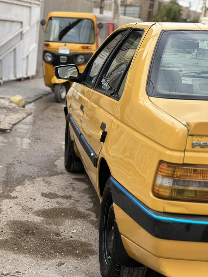 سلام عليكوم.  لبيع. بيجو  روى 405.   مديل 2016.      سيارة بسمي. رقم. نكليزي.  مكينة اوكير.  مكفولات. صدر مامي خلفي. جديد. تخم تاير جديد. تبريد تتفئة. كلهة شغالة. مكفولة من لحادث  بيهة بس.  طخة خفية بل. جملغ خلفي شبر. غيرهة مكفولة مكان بغداد كمالية.  السعر.  43 وبيهة مجال. الستفسار ***********
