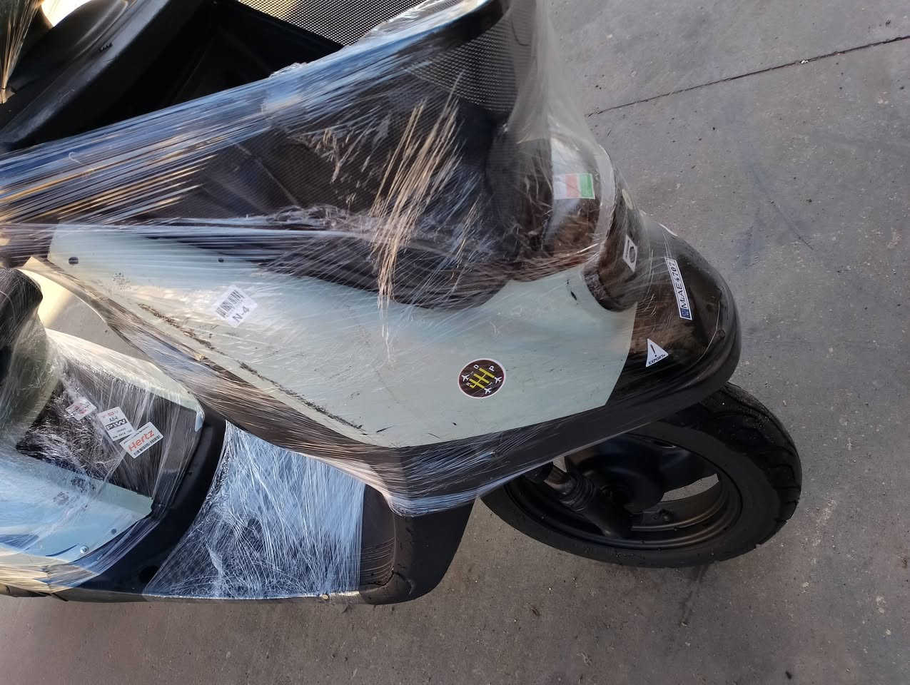 سلام عليكم يماهة نكره سلف كهربايت كله شغاله لايت زينون اشاير هورن كفراته نضيفه شاصي  بل شرط اكسل بلشرط صواته ناعم سعر 225 اوبيه مجال ***********
