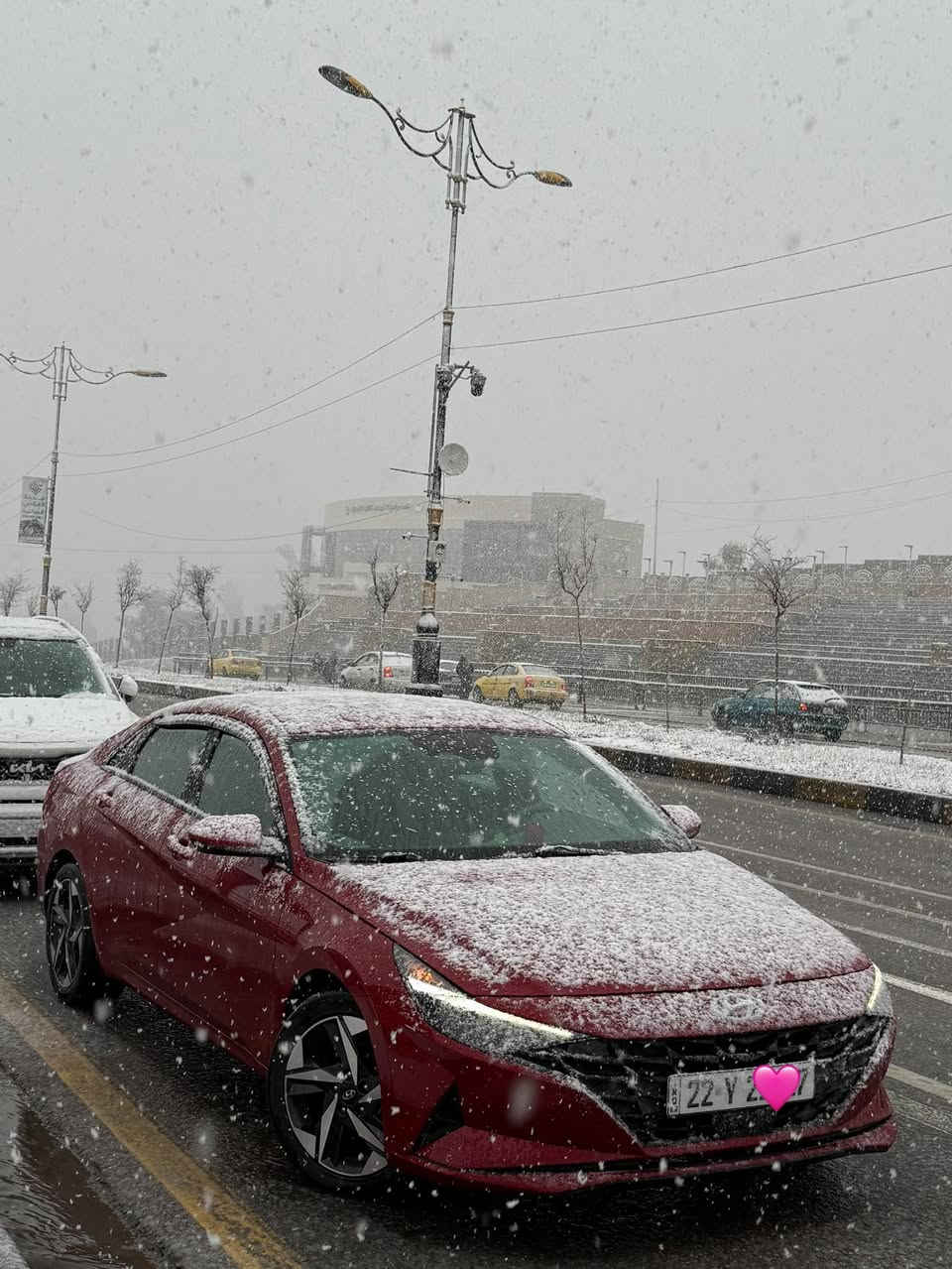 السلام عليكم
النترا 2023 لون ماروني 

فول عدا الفتحة 

سياره رقم اربيل ترقيم وهزة جديد باسمي 

ضررها موضع بصور سطحي وكلش بسيط 

لا ايرباك لا شواصي ولا دواخل شرط كير ومحرك 

 محرك 20 دوش دبل نوزل بدون دوانز 

كير cvt 

سياره ماشية 26الف ميل 

جديدا مال بيت 

مواصفات السيارة 🔥 

شاشة متصلة

كار بلي واندويد اوتو 

شاحن لاسلكي￼ 

بصمة تشغيل 

بصمة دخول 

ترحيب عندً الاقتراب 

تشغيل عن بعد 

عداد كيلومتر  دجتل يتغير حسب القياده

 4انضمة للقيادة /Smart /Sport/ S sport /Normal 

صندوق ذكي يفتح عند الاقتراب 

اوتو هولد 

هند بريك بصمة 

لايت عدسة عالي ناصي 

تبريد لمس منفصل للراكب والسايق 

كامرة 360 دوارة 

رادار امامي 

رادار خلفي 

رادار جانبي 

قيادة ثاتية 

تحديد مسار 

ستوب تلقائي عند الاقتراب من سياره او الاشخاص 

نقاط عمياء بلمري 

كشنات هيتر 

سماعات 🔊🔊

جام اوتو 

لد نهاري 

سياره بعد بيها هواي  مواصفات 

سعر 170 وبي مجال بسيط 

مكاني موصل الايسر 

***********
