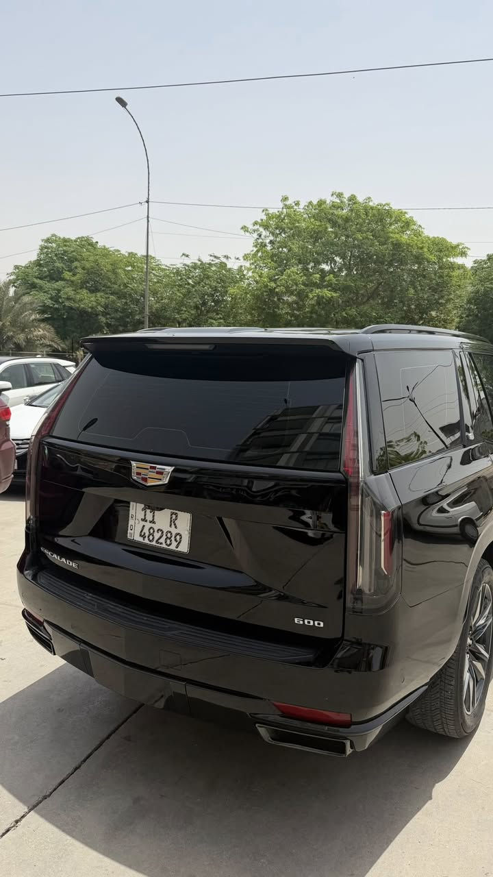 السلام عليكم ورحمه الله وبركاتة 🤝
كاديلاك اسكاليد ماشية   KM 13,000 ✅

موديل 2023 
السياره جديدة ومعتنين بيها جدا 
اسبرسو ام المساج 
اعلئ فئة 36 سماعه والاسبرسو معروف 

🔴كفاله عامة السياره كير مكينه ومغلفة PPF شرط الفحص عدئ سحبة PDR اقل شبر اثر طعجه بسيطه جدا بالصندوق غيرها ماكو 
💵💵💵💵💵 السعر 
8 دفاتر و 60 ورقة وبيها مجال بسيط 
مكاني بغداد زيونة ***********
