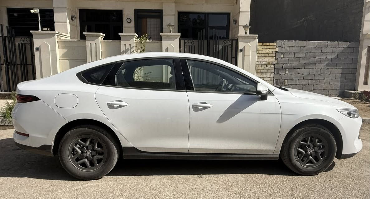 السلام عليكم بيوايدي كن بلاص 2025 للبيع
زيرو ماشية 130 كيلو فقط مرقمة باسمي داخل ابيض شاشة معربة انكليزي وعربي غراضها كاملة مع الارضيات روزلاين 
وياها سونار السيارة

💵 سعرها 19 مليون او 100 نهائي 

مكانها السيدية شارع النخيل 

للاتصال 
***********
