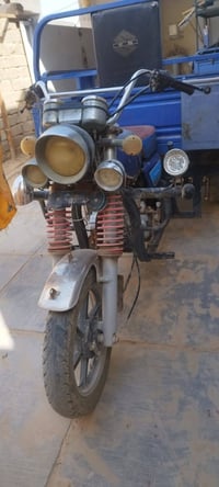 ستوتة للبيع الاتصال بالرقم 07824316381