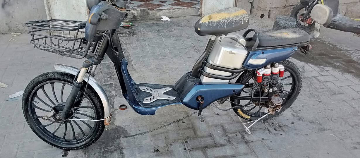 دراجه شحن للبيع الدراجه نضيفه بطاريات نضاف 4 بطاريات عوسه بس  كشن ويده مال بريك العنوان البصره الحيانيه السعر 125وبيه مجال رقم الهاتف ***********
