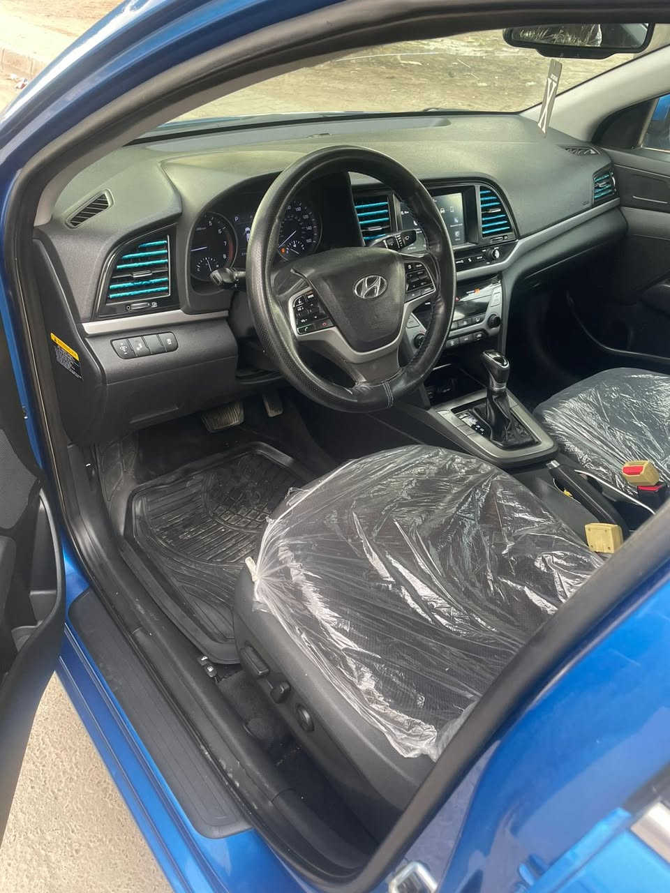 النترا موديل 2017 وارد امريكي 
فول عده الفتحه 
شاشه كشن جلد كهرباء بصمه 
حادثها جاملغ وبنيد بدون دواخل 
سيارة تبريد محرك كير  صدر كله مكفول 
تجي وتشوف بعينك 
السعر ١٢٧ رقم بغداد

***********
‎فقط واتساب
