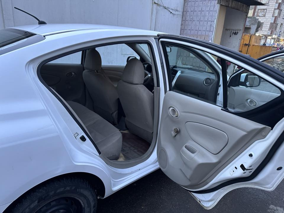 للبيع نيسان سني  موديل 2019 خليجي نضافه فول كدامك الصور وكلب بيهن *********** السعر 115 وبيها مجال المكان بغداد شارع فلسطين
