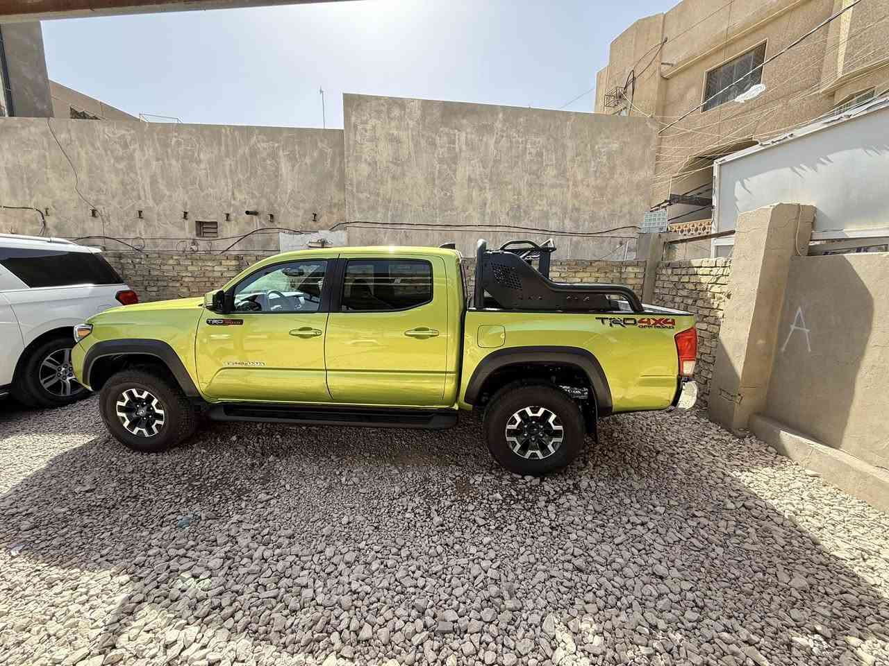 تيوتا توكاما 2023
مرقم 
وارد امريكي 
فول مواصفات Trd
محرك 6 سلندر
ماشيه 40 الف mi
ضرر موضح بالصور
السعر 250
وبيهه مجال
للاستفسار 
***********
