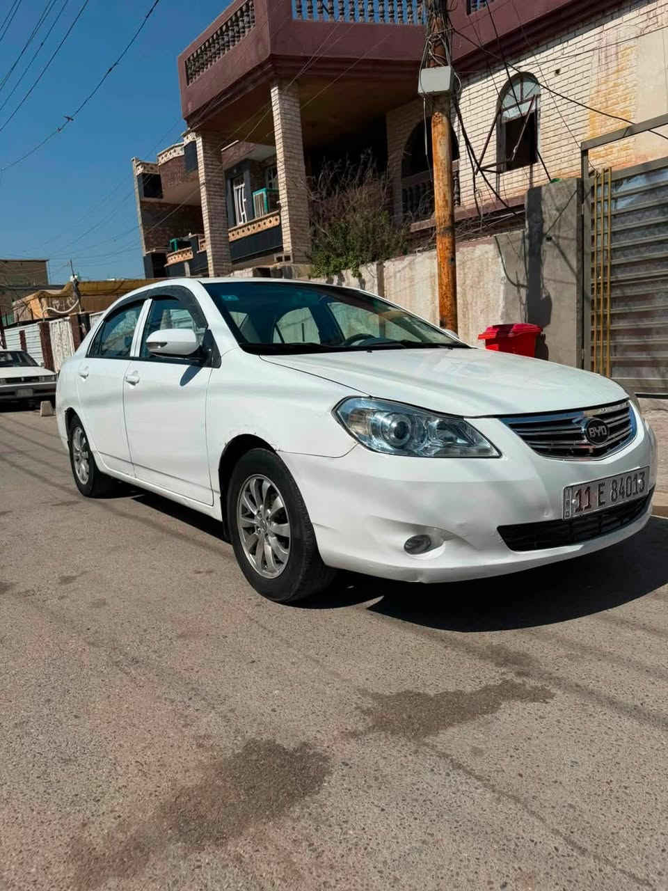 السلام عليكم BYD.  G3 2013  
مكفوله كفاله عامه من ضربه وصبغ وتبديل سياره حلوه وجديده وجاهزه على اخر حبايه كير ومحرك جدد شرط ممفتوحات صدر تخم تاير تبريد كله جديد منضومة زنون شاشه كامره حساسات سياره فول مواصفات كير اوتماتيك مكفول من كلشي سياره رقم بغداد انكليزي الجديد هزه جديده بسمي سنويه 2030 سياره جاهزه وميحتاجلها اي شي مكاني بغداد سعرها 54 وبيها مجال حق الجيه 
رقمي *********** 
سياره تسو فلوسها الله شاهد
