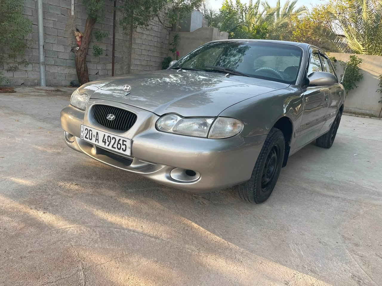 سوناتا موديل 2000
محرك وكير جدد صدر دبلات جدد تخم تاير جديد سياره شرط بدون اي ظرر ولا دعم صبغتها لانها جارده  اول صبغه الها غرفتها كلش حلوه سنويه لل 30 سياره مكفوله من الدعاميه للدعاميه نقصها فقط كمبريسر تبريدها ظعيف اليشتري شرط تحويل سعرها 45وبيها مجال مكانها ديالى قرب تقاطع القدس للتواصل ***********
