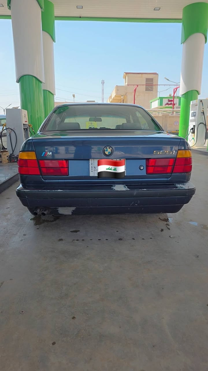 للبيع BMW 525 مفتوح
تبريد شغال كير ومكينة جديد ومكفول 

جانيها من ٢٠٢١ السيارة بأسمي تحويل ثاني يوم

السعر  52 ورقه بيها مجال بسيط للشراي 

مكاني بغداد الرصافة 

التواصل : ***********
