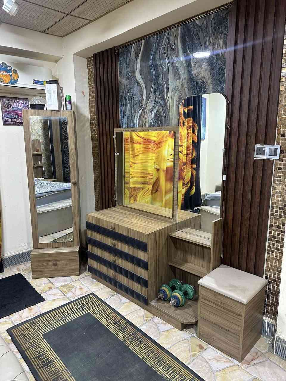 السلام عليكم
غرفة للبيع العنوان كرادة 
***********
