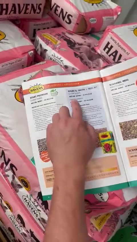 السلام عليكم
بشرة سارة
#شركة_هافنس_العالمية_الهولندية لإعلاف الخيول ودجاج الزينة صارت بالعراق من أجود الاعلاف في العالم تأسست (1845)
للتواصل الوكيل الحصري
أبو موسى الطائي.      #25كيلو_وزن_الكيس
 بغداد زعفرانية
‏‪0773 077 3552‬‏
