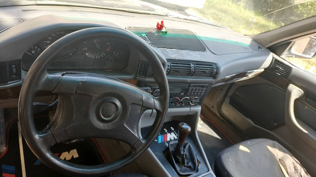 للبيع BMW535 كير محرك صدر شرط تبريد يعوزه غاز فقط وعندي الايرفلو عاطل ولباقي شرط  باقي التفاصيل بالفديو كلشي مذكور مكاني بيجي السعر 30  

***********
