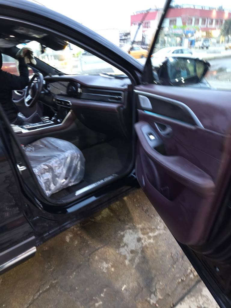 جيتور x90بلاص ضمان ١٠ سنوات أعلى مواصفات فول ٧ راكب محرك الفين تيربو ٣ قطع تبريد ماشيه فقط ٥٠٠٠ كيلو بعده وضع وكاله بدون لوحات بسمي منفيس موديل ٢٤ سعره ٢٥ مليون  للبيع او مراوس
*********** بغداد, العراق
