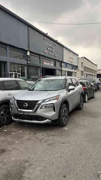 (ملاحضة يوجد عندي كافه انواع السيارات ) السلام عليكم  نيسان روج  موديل...