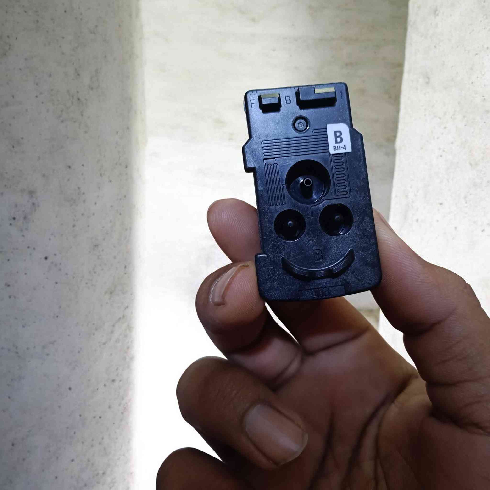 كاترجات طابعه كانون بسكما فئه g يصلح لجميع الطابعات من هذا هي الفئه. شغالات 100% استخدام شخصي قليل لمده شهرين النظافه مثل ماتشوف عينك جاي ينباعن ب 100 الف . انا عارضهن ب50 الف وبيهن مجال بسيط العنوان السماوه واذا عندك شركه توصيل تگدر تدزلي مندوب اذا بغير محافظه
رقمي . *********** واتساب وفيس بوك متوفر
