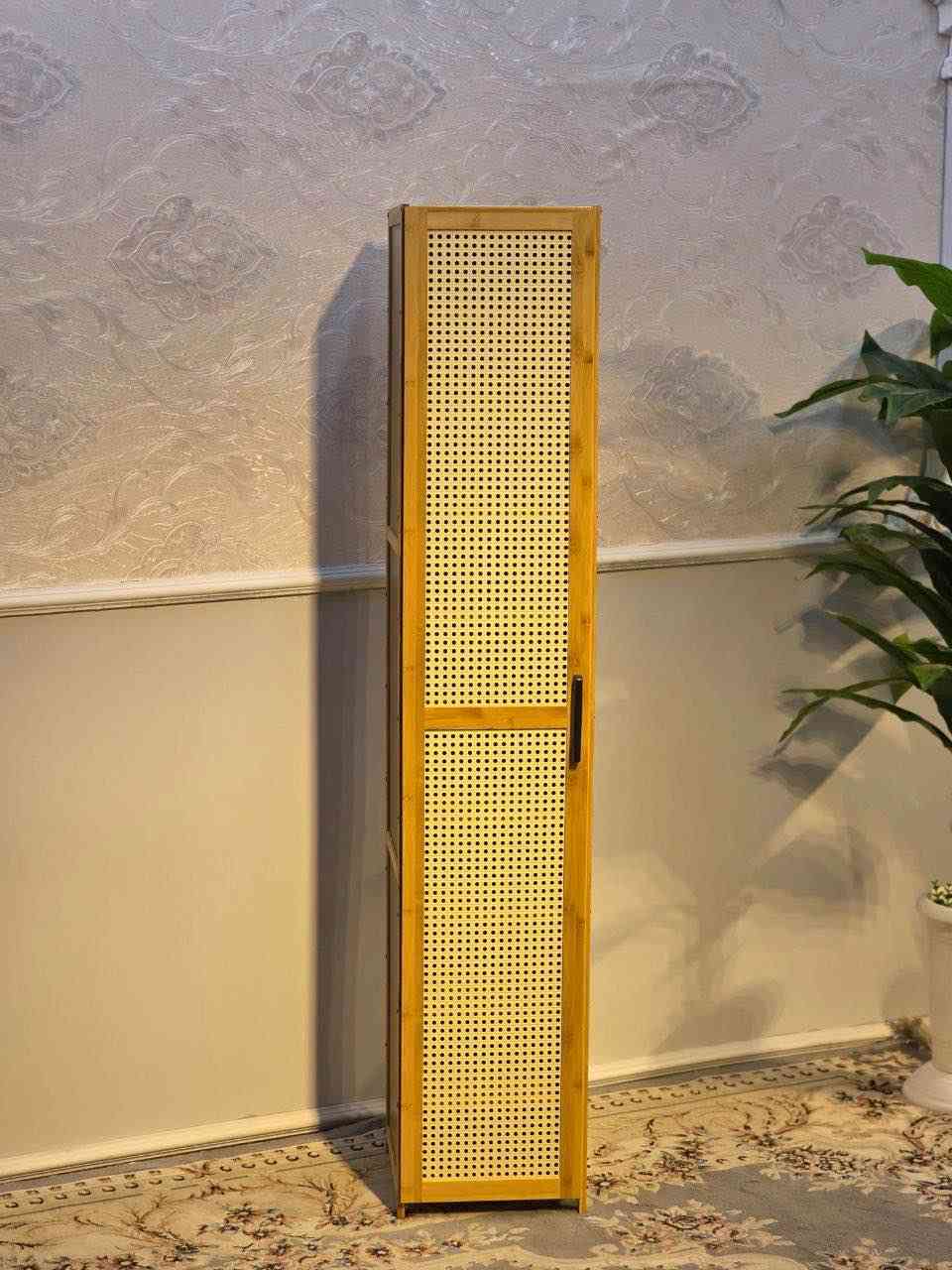 #سارع_بالحجز_ #الجميع 
#مجاني التوصيل

 ✨ كنتور رفوف / جزامة عملية ✨
ترتيب ذكي + حجم مناسب لكل بيت 👌
تستخدم كجزامة أو رفوف تخزين للأغراض اليومية
🪵 المواصفات: ✔️ تصميم عملي يوفر مساحة
✔️ مناسب للمداخل وغرف النوم
✔️ استخدام متعدد (جزامة أو رفوف)
📏 القياسات: ▪️ الارتفاع: ١٦٠ سم
▪️ العمق: ٣٧ سم
▪️ العرض: ٣٢ سم

🚚 التوصيل مجاني ✔️ بغداد
✔️ جميع المحافظات

للحجز والاستفسار مراسله الصفحة او الاتصال بالرقم *********** بغداد, العراق
