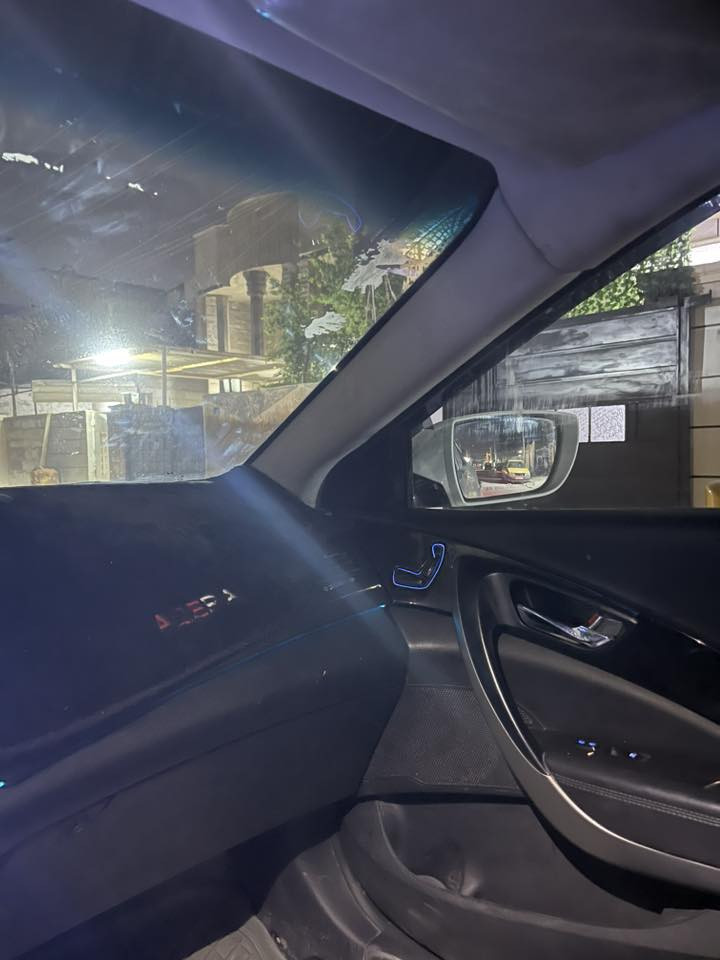 السلام عليكم أزيرا 2013 محرك 2400 متؤم 12طبق الحاسبه تتويم مضبوط يم المستشار ارقام وسنويه وشاصي 
 
مواصفات VlP

1بصمه تشغيل +بصمه أبواب 

2ترحيب عند الاقتراب 
 
كشن جلد +تتدفئه وتبريد (ستيرن تتدفئه)

تحكمات ستيرن +تحكم كشنات خلفيه 

سقف زجاج +بنوراما

رادار +حساس خلفي +حساس امامي (كأمره )

لايت عدسه مثل ماموضح 

المكان بغداد السعر 58وبيها مجال قليل (ملاحظه استخدام شخصي مابيع واشتري …***********
