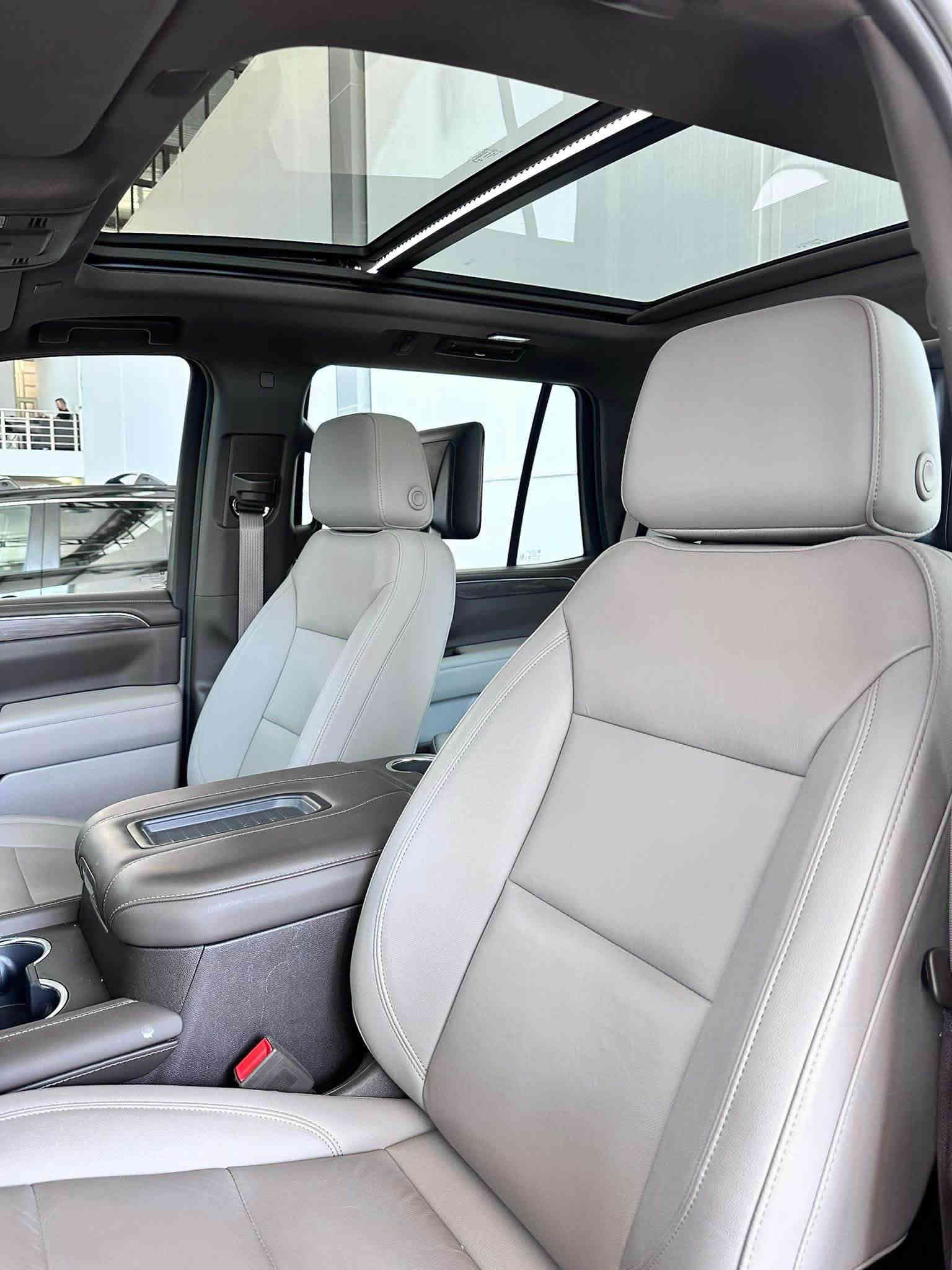 رقم السيارة : دهوك
موقع السيارة : دهوك 
نوع السيارة :تاهو  Z71 ضمان شركة منصور 
موديل السيارة :2023 
المسافة المقطوعة: 19.000 كيلو 
حجم المحرك : V8 5.3 
مواصفات: Z71 فول واحد على واحد 

بصمةً تشغيل 
بصمة ابواب 
تشغيل عن بعد 
كراسي جلد كهربائي 
كراسي خزن وضعيات 
كراسي تدفئة 
كراسي خلفيه ايضا تدفئة 
دفع رباعي 4*4
العداد  دجتال إلكتروني 
سستم سماعات Bose
شاشات خلفية 
بانوراما 
كاميرا 360 / 5كاميرات بدقة عالية 
صندوق كهربائي 
رادار مانع تصادم امامي 
رادار خروج عن المسار 
رادار نقطة عمياء 
رادار خلفي 
شاحن لاسلكي للجوال 
ستيرن كهربائي 
ستيرن تدفئة 
حساسات أمامية خلفية 
لايت زينون LED
تحكات كهربائية كراسي خلفية 
اوتو ستوب 
جكات لرفع مركبة 
بريك كهربائي 
دشبول مع ابواب مطعم بالفورميك 
سيارة بيها بعد مواصفات عديدة 

ملاحظات: السيارة كلين تايتل مكفوله كفاله عامة خليجي ضمان وكالة المنصور جديدةً ما شاء الله سيارة مغلفه كامل PPF فرنسي 25 ورقه 

السعر  61.000$ مجال 

***********
*********** سميل
