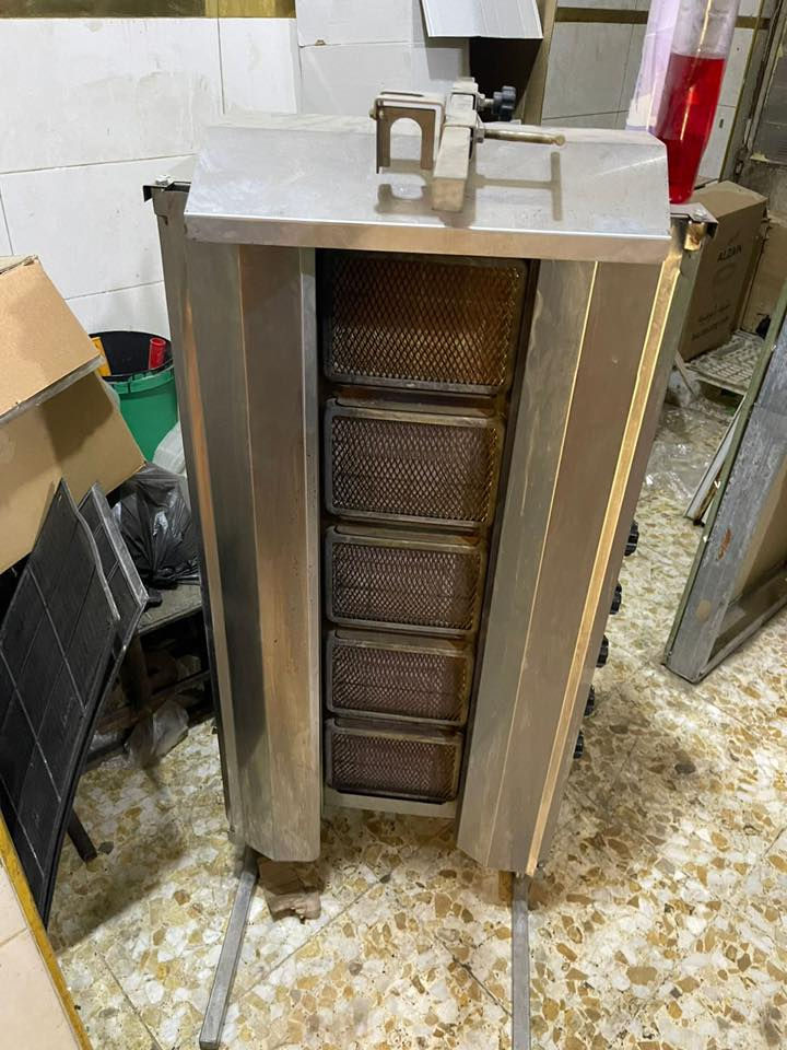 براد مقبلات جديد مستخدم اسبوع 500 الف وبي مجال 
شوايه تركي استخدم اسبوع. 350الف 

عنوان بغداد 
***********
