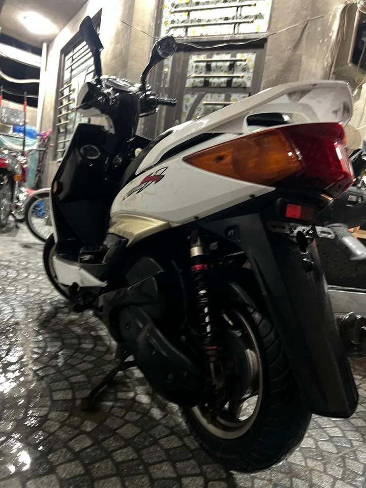 سكنس فحل طلاعات 2012 كوري
دراجه مرتبه بيها تزويد صدر ودبلات وفج وصينيه ونواعم
نقصها جاملغ امامي فقط
السعر 800 وبيها مجال
مكلف بالنشر 
رقم صاحب الدراجه
‭٠٧٧٠ ٧٤٥ ١٢٣٥‬
