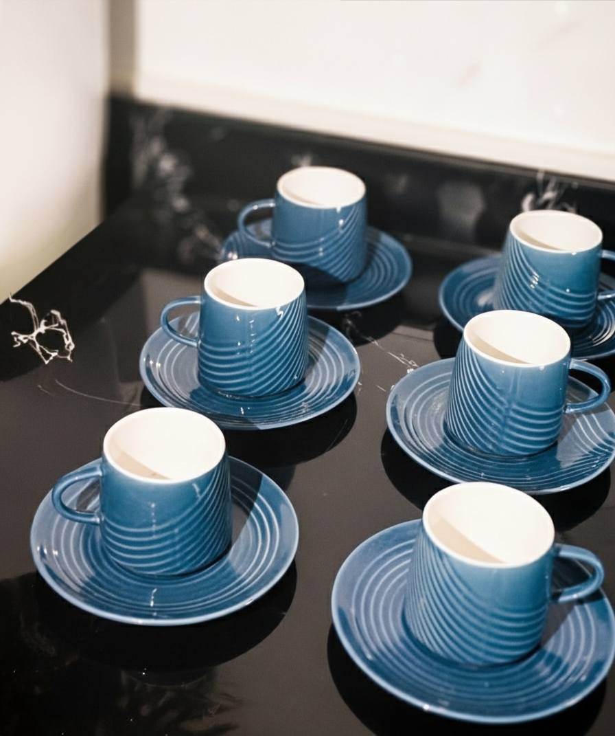 لأن العين تأكل قبل الفم، وفرنا لكِ تشكيلة من أطقم السفره التي تجمع بين الفخامة العصرية والجودة العالية.
تصاميم حصرية: نقوش مذهبة وألوان ملكية تناسب العزومات الكبيرة.
​جودة تدوم: بورسلان نقي مقاوم للخدش والكسر.
​تكامل مثالي: أطقم متكاملة تبدأ من صحون التقديم وصولاً إلى فناجين القهوة.
***********
