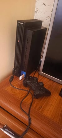 بلايستيشن ٢ • ٤٠ لعبة • يدتين