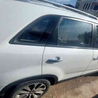 سورنتو للبيع موديل ٢٠١٤ سياره مكفوله فقط دعاميه الخلفيه مصبوغه وهذا مو...