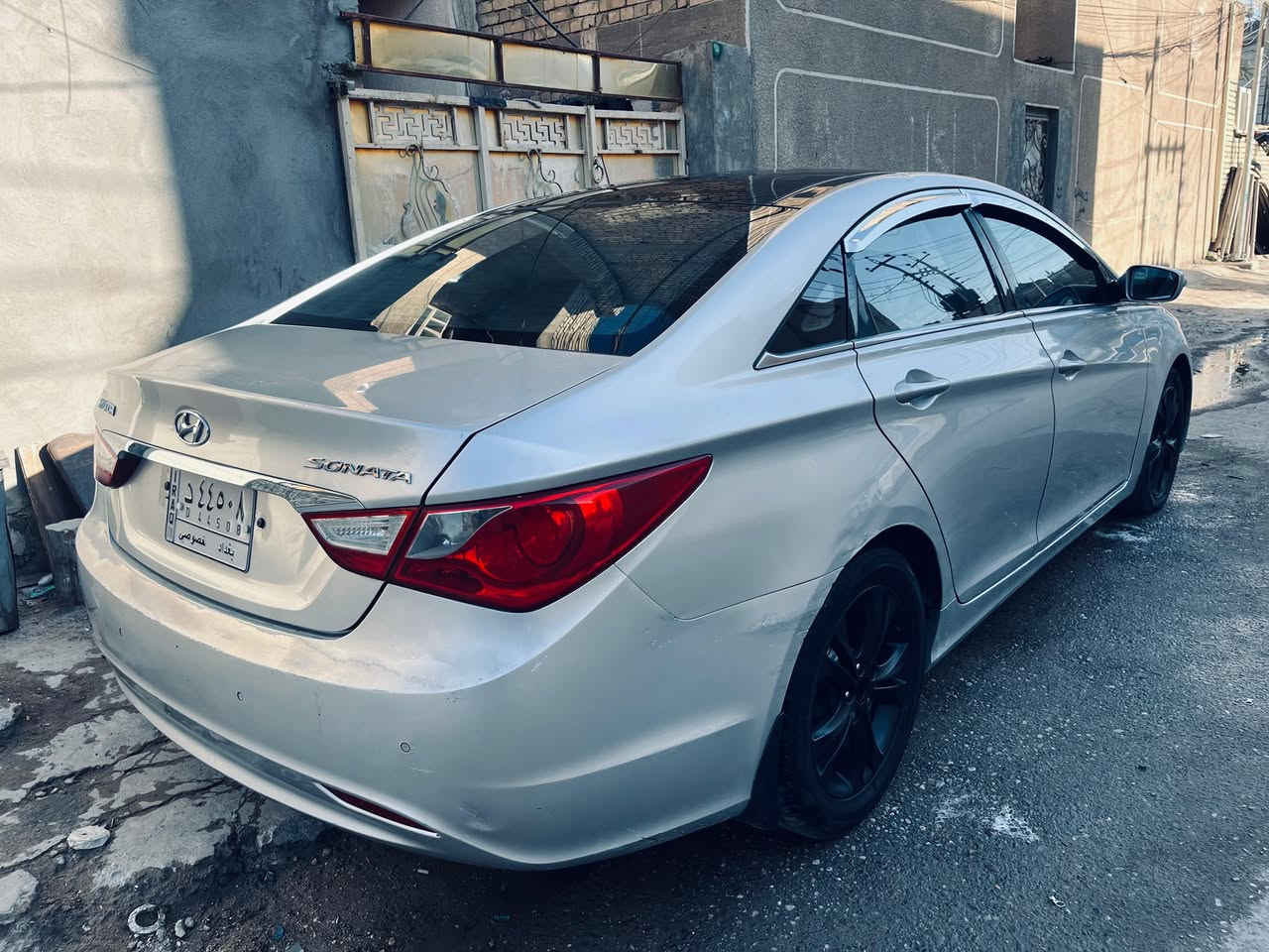 السلام عليكم للبيع سوناتا ٢٠١١خليجي السيارة كفالة من الضربة والصبغ بس بيه بالجاملغ خلفي جهت السايق صبغ السيارة خير من الله محرك٢٤٠٠دوش المواصفات شاشة كامرة تحكمات ستيرن حساسات خلفية كشن كهرباء بانوراما تدفئة تبريد ثلج رقم بغداد السعر١١٠وبي مجال العنوان بغداد البلديات الرقم***********
