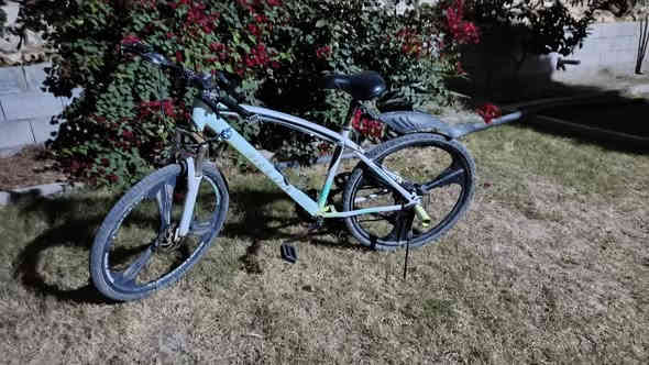 السلام عليكم بايسكل هجين ٧سرع ب٣ النضافه 80% العنوان الانبار الحبانيه يم المدخل او الحبانيه المفتول كولكم السعر 75الف و بي مجال الرقم ***********بي واتساب
