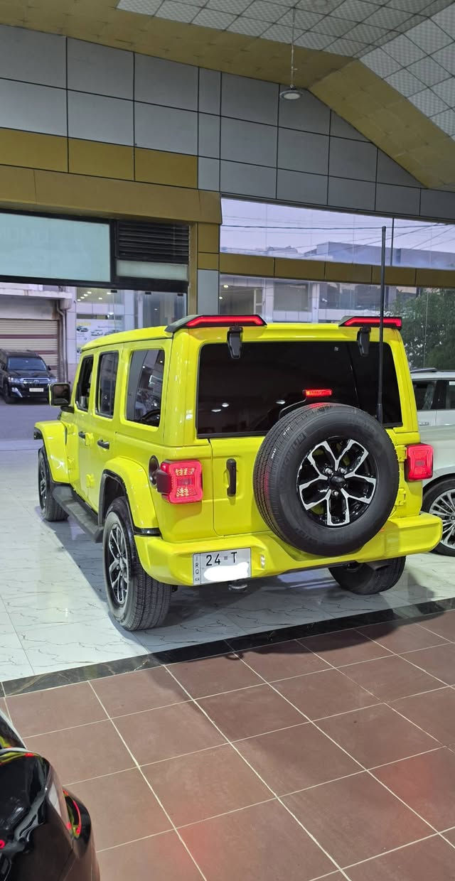 جيب رانكلر 2023 سبورت
لون مميز 💛
دفع رباعي 
بيها قطعتين ونص صبغ

رقم دهوك بأسمي 
رقم وهزة وسنوية جديد 

السعر : 230 وبيها مجال 
مكان السيارة دهوك 
***********
***********
اتصال أو واتساب
