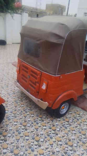 18اوراق   كهربايات كله شغاله
مكان ناصريه قضاه النصر ‏‪0781 901 8084‬‏
