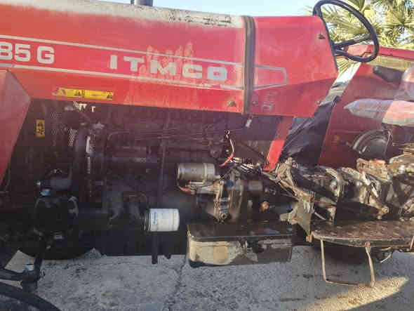 السلام عليكم يوجد تنكتر للبيع 
الموديل 2012 يراني 
محرك جديد تايرات نص عمر 
رقم التنكتر واسط تحويل ثاني يوم
رقم الهاتف ***********
