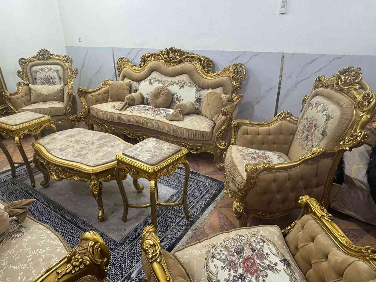 تخم زان مصري نضيف جدا اخو الجديد ١٠ مقعد مع سيت طبلات مرمر طلاء ورق الذهب  ***********
