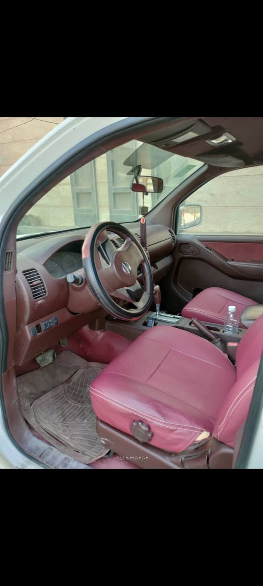 سلام عليكم سياره نيفارا موديل 2012 للبيع مكينه وكير vvt 6سلندر سياره بيها اربع قطع ابيع حزام بدون دواخل سياره دوشمه وحمام جديد وتبريد تدفئه شغال سياره خير من الله مداور ثاني يوم ***********
*********** سعر 103 وبيها مجال للشراي مكاني كربلاء
