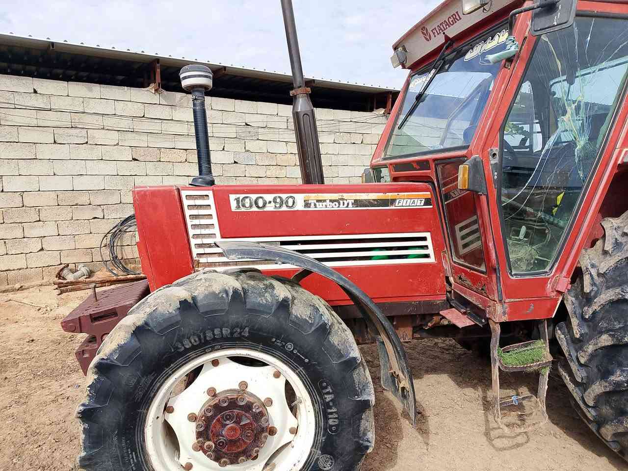 مكينه للبيع فيات حجم 100شغاله مابيه اي نقص كهربايات شغاله نكره سلف لا صرف ولا تبخير تكمه عريظه اكسل بارز سنويه بسمي الستفسار اتصل على الرقم ***********
