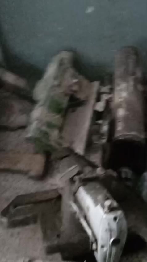 سلام عليكم مكاين خياطه عطلانه موديل قديم ياباني 33وحده سعر25/////***********
