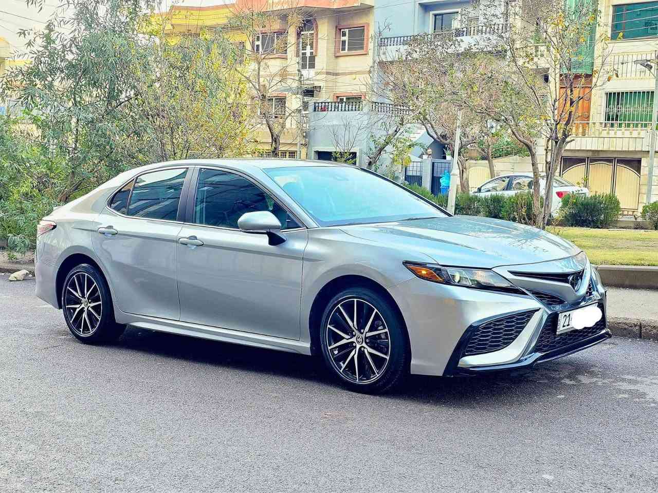 تۆیۆتا کامیری 2024 + SE  Night Shade
سەیارەکە تەنها ١ پارچەی بۆیاخە
 تەنها بۆنید بێ ناو گرتن 
مواسەفات.... شاشە گەورە ، کامێرا ،کوشن جلد
 و کوشن کارەبایی ، حاسە و ڕاداری پێش
 و دواو و ڕادارى خەتی جادە و ئاوێنە 
، تحدید سورعە،سوکان ڤۆلێۆم 
، گێڕ شەفتی سەر سوکان و دەبڵ ئیکۆ ..
تەبرید لەمس و ١٢ ئیرباکە 
 لایت ئۆتۆو لید و زینۆن LED بیلادیە ، 
ئیشارەتی پێش و دواوشەریکە ڕادیتەری شەریکە 
ویلی کرۆمە و ٤ تایەیی لۆکی لە ژێرایە 

سعر : لە کۆمێنت داوای بکە ڕاستەوخۆ بۆت دێت 🤖 

سێ مۆدی لێخوڕین: 
‏‎‏Eco _  Normal _ Sport
سەیارەکە ماشاءالله لە جوانی و پاکیا
 بێ وێنەیە لە سەر دەقی شەریکە ماوەتەوە...
سەیارەکە تەنها ١٣ میل ڕۆشتوە وەک سفر وایە
 سپێری دانەبەزیووە 
گێڕ و مەکینە و کارەبایی هەمووی بە شەرت 
ڕەقەم و هەزەو سەنەوی تازەیە تا کۆتایی ٢٠٣٠ 
بۆ زانیاری زیاتر...

ژمارەی خاوەنەکەی 
***********
