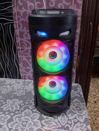 سماعه اخت الجديده اخذته ب٣٥ اريده ب٢٥ تشتغل بلوتوث وتشتغل اوكس تواصل 0...