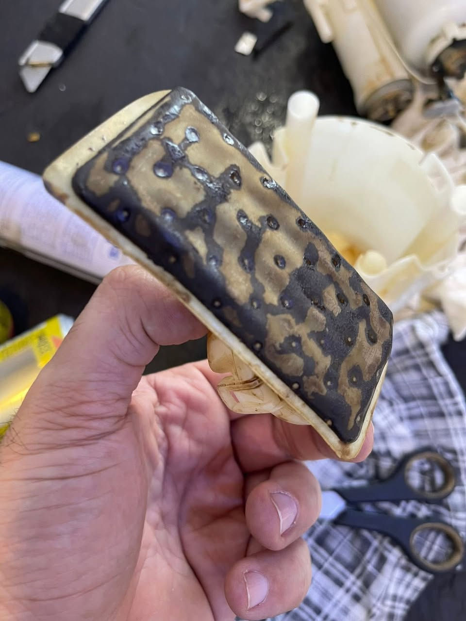 Shireen German Auto Service-  مركز شيرين لصيانة السيارات الالمانية
زبائننا الكرام

 السيارة الاولى 🚘: 

اشتكى الزبون من عدم وجود سحب بالسيارة ( مجتفة ) تم فحص السيارة وتم تبديل فلتر بنزين فقط ( وبدون مناخذ فلوس فحص لان يبدل دهن يمنا )  ، علما بان السيارة هي فولكس واگن تاوس ( Taos ) موديل 2023 محرك 1.5   .

🌹

السيارة الثانية 🚖 :  

تبديل هدروليك كير الماني ( على رقم الشاصي للسيارة مو بالبكيف ) مع فلتر كير الماني خاص ( جانوا مخلين ٦ لترات هيدروليك عبالهم دهن محرك ) علما بأن السيارة هي فولكس واكن اطلس  ( Atlas  )  موديل 2019 محرك 3.6   . 

🌹
🌹

اسماء الرابحين بالقرعة الشهرية للفلاتر المجانية : 

١-زياد طارق كريم 
٢-ياسين محمد اسماعيل 
٣-مرتضى رسول 

🏆 الفائز الرابح باجور عمل المجانية : 

٤-نه به ز  كمال ابراهيم 

🌹

‏‎زبائننا الكرام 

‏‎عروض وكالتنا :

1-تبديل هيدروليك كير ⚙️ بدون اجور عمل .

2-في حالة تبديل دهن محرك 🛢️لدينا سوف تحصل على : 

‏فحص كومبيوتر 💻 مجانا في وقت تحتاجه سيارتك الى فحص . 

‏‎فحص كامل للسيارة - الصدر  الامامي مجانا في وقت تحتاجه سيارتك الى فحص  . 

🏎️ اما في حالة قيامك بأي صيانة في ورشتنا فسوف تدخل تلقائية الى القرعات الشهرية : 

‏‎1-سحبة الشهرية للفلاتر المجانية ( فلتر شوتة - تبريد - محرك ) 

2- 🏆 زبائننا الكرام العرض الجديد القرعة كل ثلاثة اشهر سوف تحصل على : 

 * الدهن المحرك مجاني ( بلاش ) 🛢️. 

* تبديل هيدروليك كير مجاني ⚙️ . 

🌹
🌹

موقع شركتنا الجديد

‏https://maps.google.com/?q=36.168079,44.011108

‏‎‏‎شركة شيرين ( وكالة فولكس واگن & سكودا) 

‏‎اربيل - قرب نقليات بغداد ( كراج بغداد) - بالقرب من مرطبات 9* 9 

***********-***********

‏‎الوكالة الالمانية الوحيدة في العراق 🇩🇪

#erbil #Atlas #kurdistan #Volkswagen #audi #baghdad #iraq
