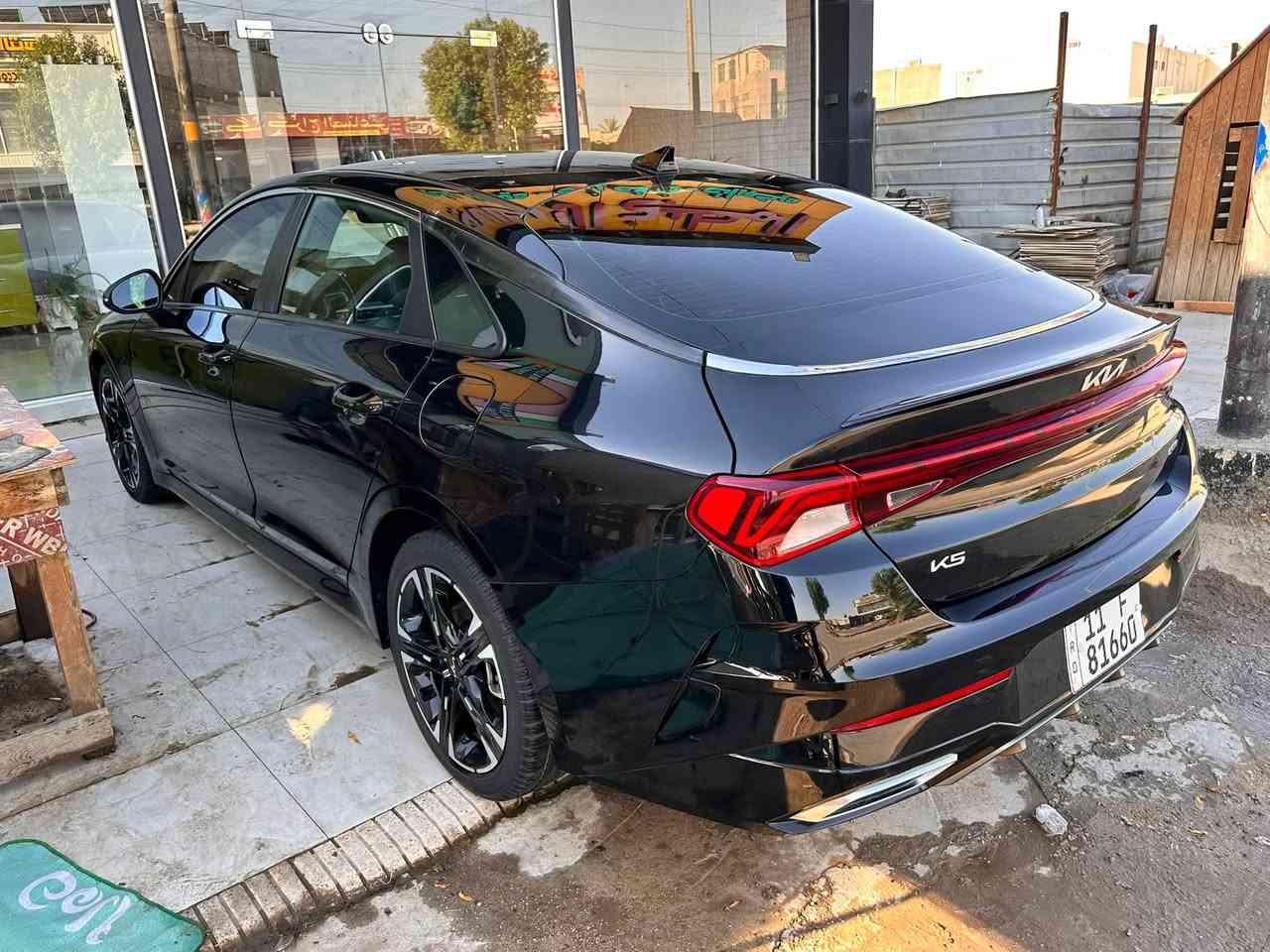 ‏  K5 جيتي لاين 
موديل 2023
 محرك 1600 تيربو 
مواصفات GT LlNE
اللون اسود
 

بصمه
شحن هاتف لاسلكي 
قياده ذاتيه ؏ الخطوط السريعه
هاند بريك بصمه 
مثبت سرعه 
نضام ABS
مانع انزلاق
بك لايت ليد
شاشة
كامره دواره
شاشه اعطال
ويل كورم لونين
رادار جانبيه
اشاير بالمري 
كشنات جلد 
مقعد للسائق قابل للتعديل كهربائياً
لايتات ‏4 عدسات 
نضام قياده أيكو + سبورت +سمارت +نورمال
بلوتوث + aux + usb
فول تحكم ستيرن
كير أوتو + عادي
ئوتو بريك 
ستيرن حرف D  
التشغيل عن بعد 
‏OUTO HOLD
لاسلكي Android Auto 
السعر 185
السياره وارد امريكي
بدون صبغ بدون تبديل
حادثها بالصور بالمنشور
برغي ممفتوح بالبدي مالتها
كير محرك تبريد ع وضع الشركه
ماشيه ٢٥ الف ميل
اتصال ***********
اتصال ***********
