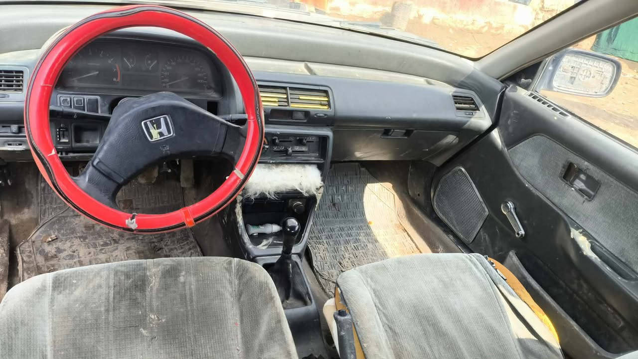 هوندا للبيع شقاله كير شرط محرك بدايه سنويا بيضة شرعي بل موصل مراوس ترهم سعرها ١٢ وبيها مجال العنوان خرمر عوينات ***********
