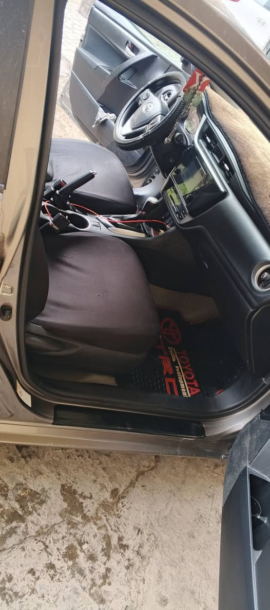 سلام عليكم 
تويوتا كورلا موديل 2018 LE 
وارد امريكي حادثها جاملغ امامي
 بداية لغد شاصي مكفول 
 بدون ايرباك وهنا بلعراق 
بيها جاملغ خلفي وباب صبغ 
‏مواصفات السيارة معروفة  Le
سياره كامله مابيها برغي نقص  
 كير مكنيه خير من الله 
مرفق صور الحادث معا سونار 
. رقم بغداد تحويل ثاني يوم.  

الـــــــــــــسعر : 124 

رقم صـــاحب سيارة: ***********/***********
مكان سياره: بغداد الراشدية
