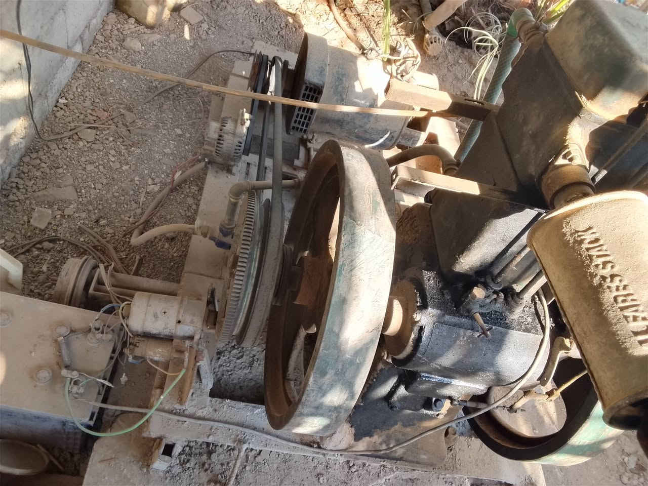 مولد لستر 8 حصان نوع مارشال مع راس توليد 7/5 كيفي سلف داينمو يشتغل يطفا اوتو مع الوطنية شاصي مصمم عربة كامل تبريد ماء السعر 1800000 المكان ديالى الخالص / ***********
