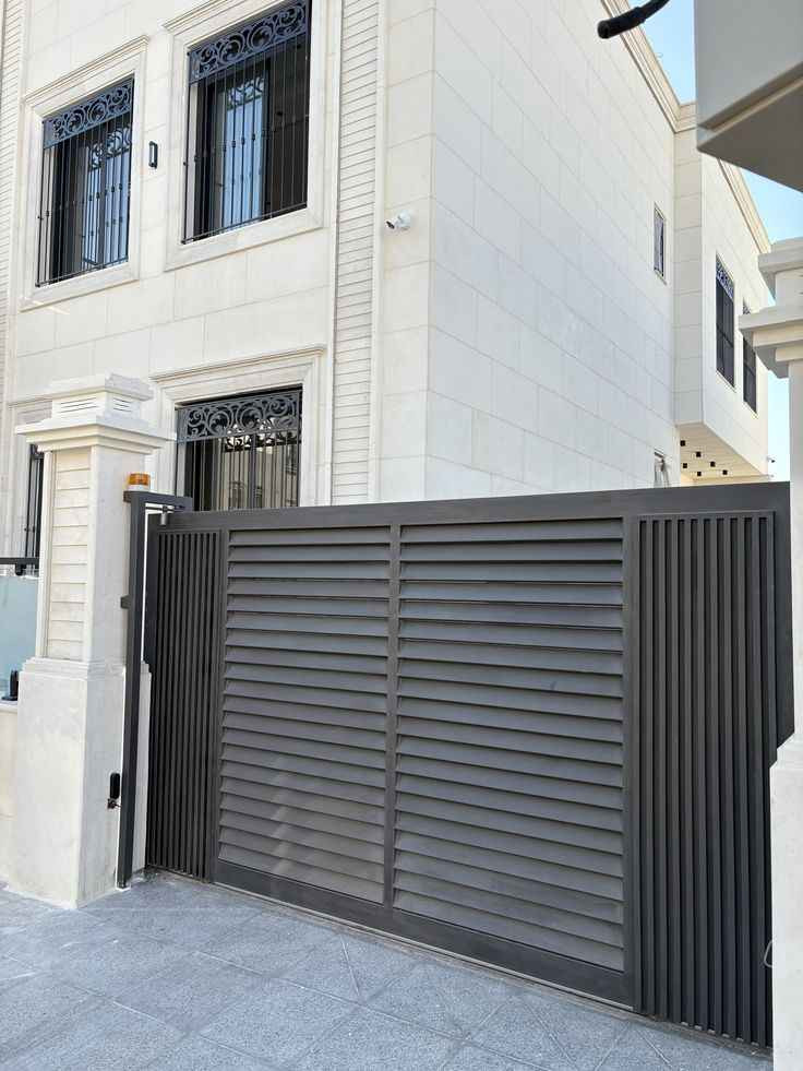 العرض لمدة 3ايام ب450 الف  فقط
وترجع الاسعار القديمة 
التفاصيل 
باب 2 متر طول
عرض 2 متر ونص … .. سلايت+ طلاقتين حسب الرغبة 

الباب كامل ب450 الف 
البيع مباشر 
■مع نقل او شد ■ البصرة, العراق


**إذا كنت صاحب هذا الإعلان وتريد حذفه لأي سبب، رجاءا أرسل رسالة إلى الدعم الفني**