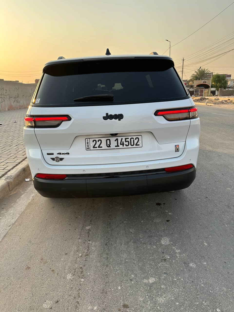 تحيه طيبة للجميع 
جيب كراند شيروكي بلاك لارج L7 سبعه راكب رقم اربيل 
VIP كشنات منفصل موديل 23 
سياره وارد امريكي حادث كلش بسيط طخة بالبنيد و مبدل جديد لا لغد ولا شاصي ولا براكيت ولا راديتر ايرباك دشبول فقط راجع سستم كامل موجود سونار للسياره 
سياره كلشي بيها على شركة حيل نظيفه صار 8 اشهر من رقمتها  السعر ب 280 للاستفسار على رقم *********** بغداد, العراق
