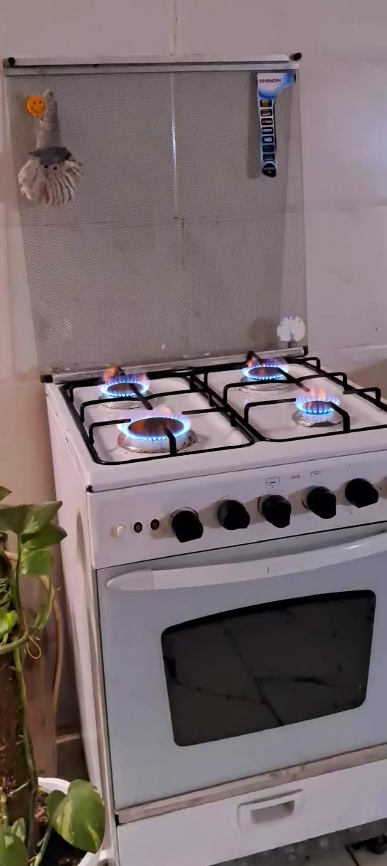 سلام عليكم طباخ مصري شغال ونضيف جدااا كامل مابي اي نقص عل فحص سعره ١٢٠ فقط تجي تفحصه وتاخذه مكان لبياع شرطه الخامسه بدوانم اي ستفسار خاص واكو ثلاجه حجم جبير نظيفه وشغاله فول تجميدهه وتبريدهه


**إذا كنت صاحب هذا الإعلان وتريد حذفه لأي سبب، رجاءا أرسل رسالة إلى الدعم الفني**