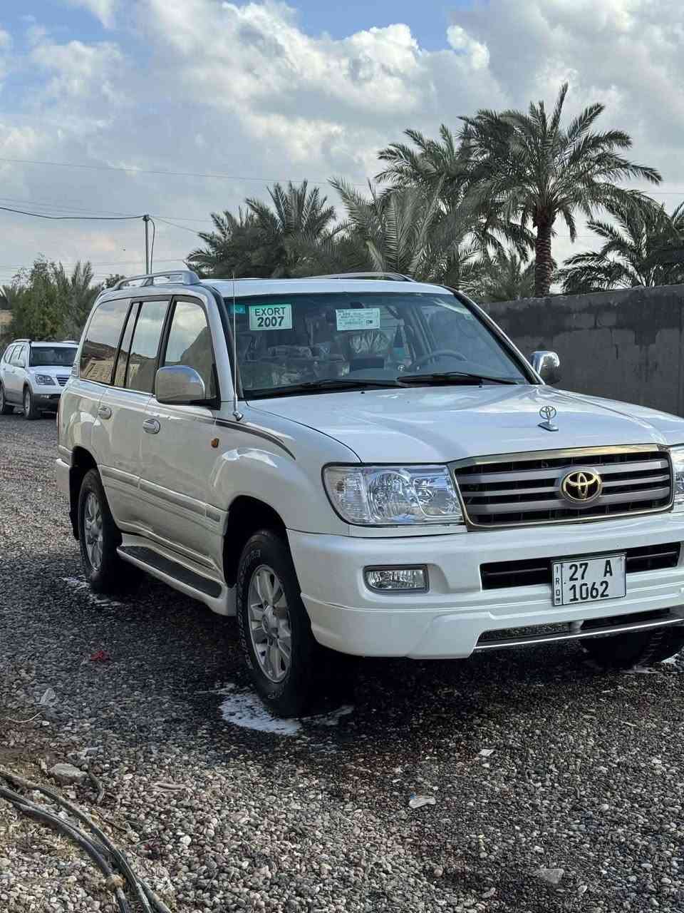 السلام عليكم
لاند كروز موديل 2007 GXR ليمتد فول مواصفات 
 مكينة 4500 6 سلندر محرك عدل
 
فور ويل4x4 
3 قطع تبريد و ثلاجه 
شاشة و كامرة خلفية 
سلايد 
حساسات امامية و خلفية بلادي 
كشنات مخمل

 تايرات جدد برجستون ياباني أصلي اسبير
حادثها باب فقط وشيويه من الهلال صبغ حزام جمالية 
السياره رقم انكليزي  باسمي و تحويل فقط
السياره كلشي شغال بيها 
صدر خلفي جديد و امامي جديد 
 دسكات تخم جديد امامي و خلفي 
 منضومة لايت  أصلي عالي ناصي 
مازدات جدد شركة ديبو
السعر147مع مجال رقم الهاتف ***********مكاني بغداد
