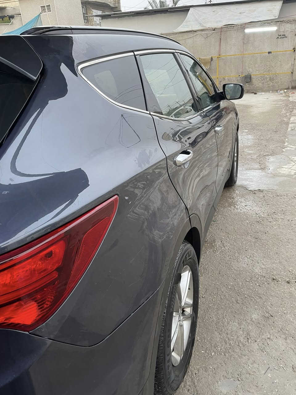 سنتافي 2017 امريكي مراوس ب BYD
ضرر وبنيد وجنطه معمرات نفسهن 
مواصفات اعتياديه 
محرك 2400GDIوكير كفاله
حداده جديده
ادامه كامله للسياره مينقصها شيء 
رقم بغداد بأسمي تحويل مباشر 
ماشيه 113 
تحكم ستيرن كامل 
بغداد الامين 
***********
